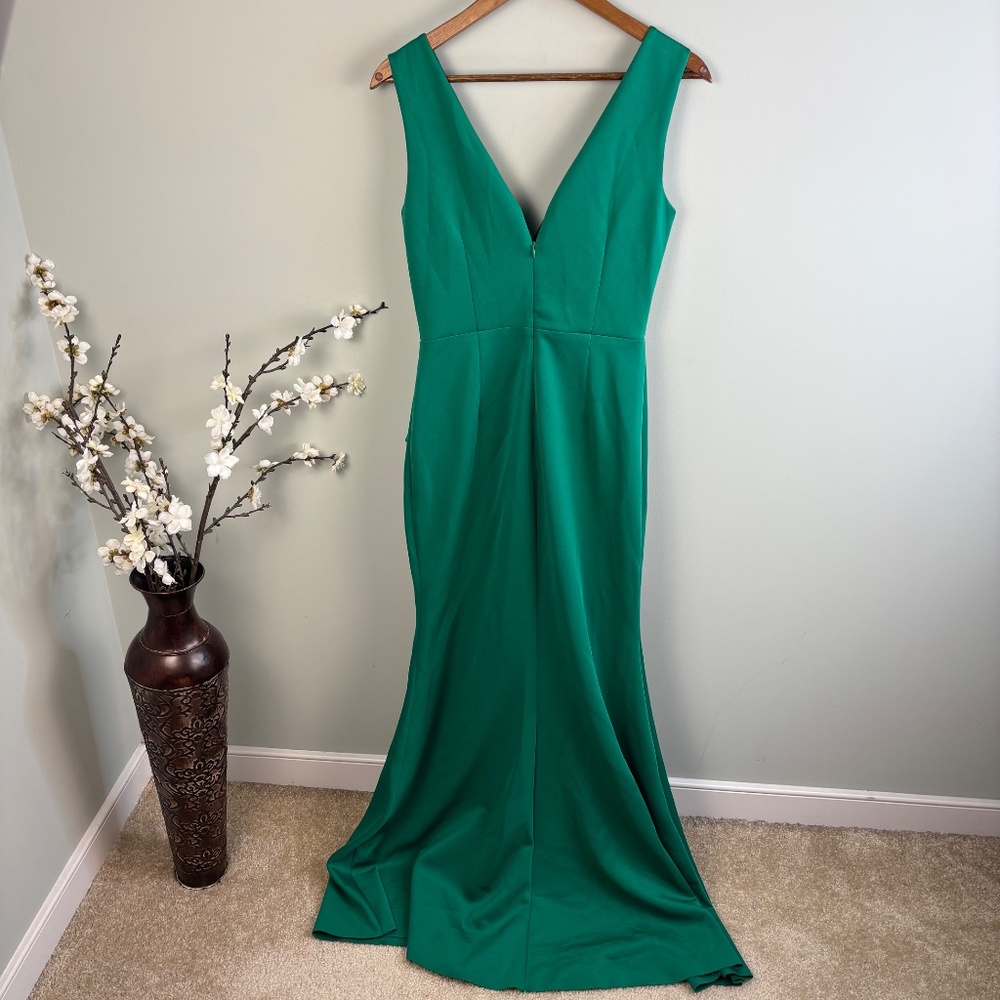 Eliza J GREEN Surplice V-Neck Sleeveless Mermaid Gown Size 8 - Picture 3 of 4